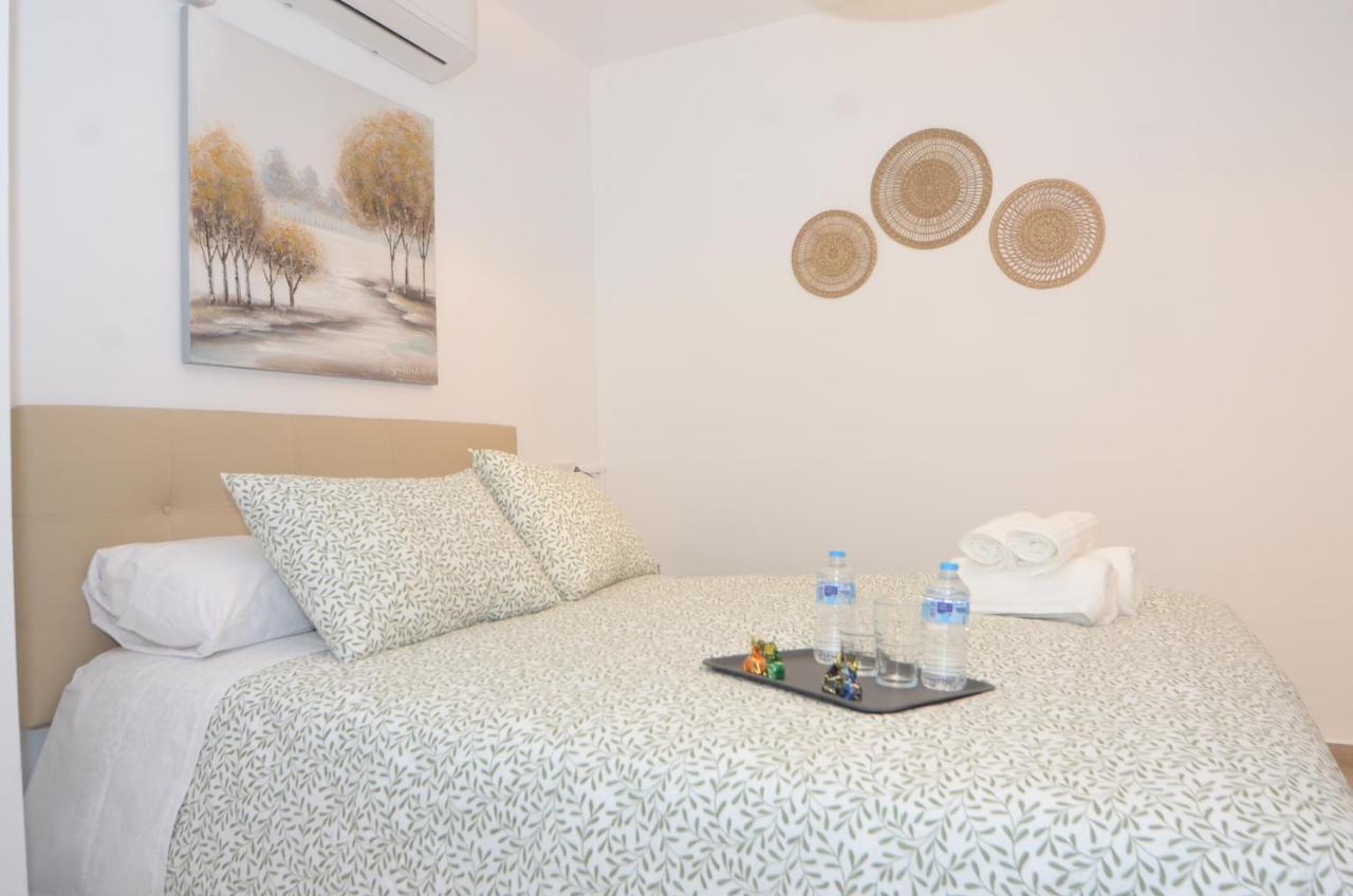 Alojamiento Azahara Hotel Malaga Ngoại thất bức ảnh