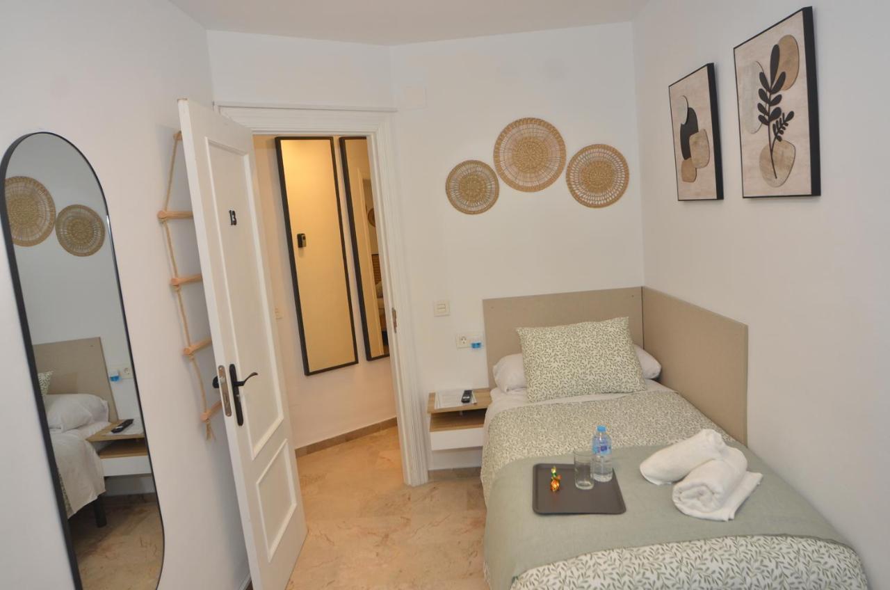 Alojamiento Azahara Malaga Ngoại thất bức ảnh